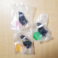 黒猫と首輪 ガチャガチャ 3体セットのサムネイル