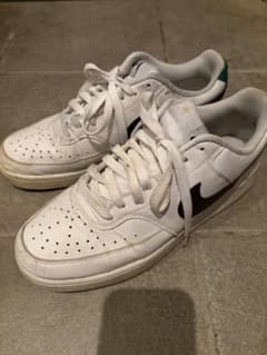 Nike ホワイト/ブラック スニーカーのサムネイル