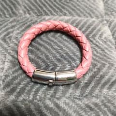 【正規品】PRADA ピンクレザー編み込みブレスレットのサムネイル