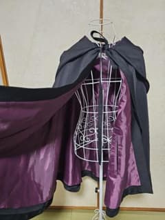 ATELIER BOZ フード付きミニマント　黒×ボルドー　ケープ　アトリエボズ ATELIER BOZ フード付きミニマント 黒×ボルドー ケープ