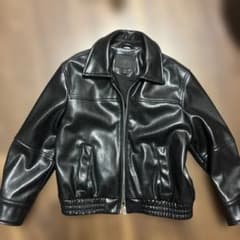 美品　ZARA フェイクレザージャケット　黒　キッズ　120のサムネイル
