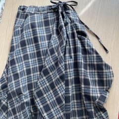 さらにお値下げしました　toco toco  ウール混チェック柄バルーンスカートのサムネイル