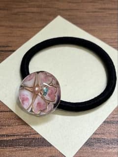 桜のレジンヘアゴム｜ピンクマーブル×フラワーモチーフ - メルカリ