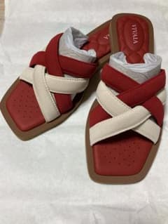 VIVAIAビバイア　フラットサンダル22センチのサムネイル