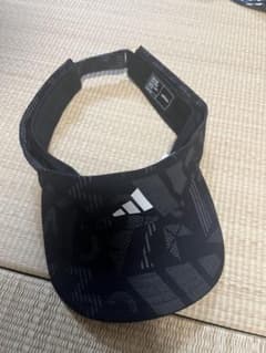 adidas サンバイザー ブラックのサムネイル