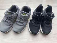 NIKE キッズ靴　17cm 黒　グレー　セット　まとめ売りのサムネイル