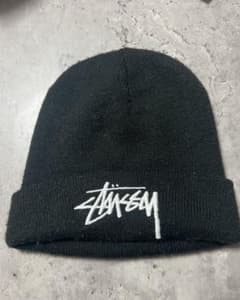 Stussy 黒 ニット帽 ビーニーのサムネイル