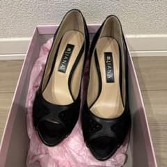 【値下げ】DIANA オープントゥパンプス ブラック 22.5cmのサムネイル