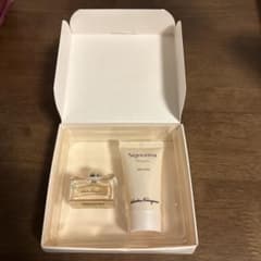 Salvatore Ferragamo Signorina セット - メルカリ