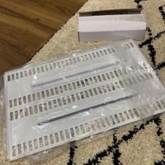 テレビ壁掛け金具 ホッチキス止め TI100 Sサイズ TVSKBTI100SWのサムネイル