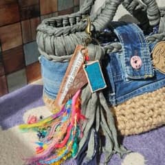 ⭕お値下げ‼️麻ひも×デニム×ズパゲッティ　トートバッグタッセル付♪　リメイクのサムネイル