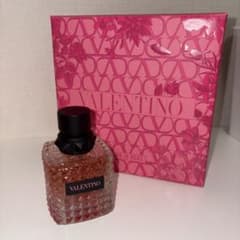 ほぼ未使用⭕️VALENTINO BORN IN ROMA ヴァレンティノ ドンナ - メルカリ