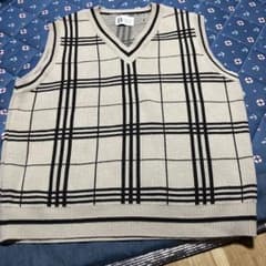 BLUE BUCKET チェック柄 Vネックベスト - メルカリ