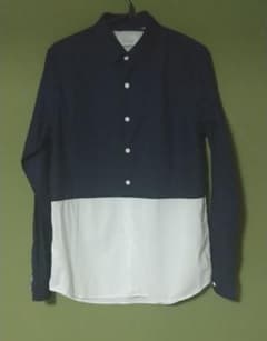 ネイビー/ホワイト バイカラーシャツ Sサイズ 紺色と白のツートンです。のサムネイル