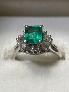 Pt900エメラルドリング 0.77ct ダイヤ 0.34ct 鑑定書付 9号 - メルカリ