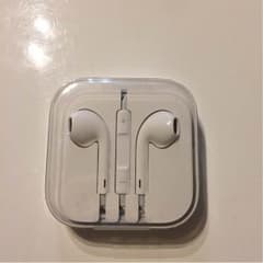 ☆iPhone イヤホン 新品未使用☆のサムネイル