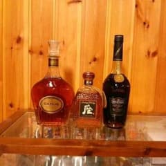 ウィスキーとコニャック3本のサムネイル
