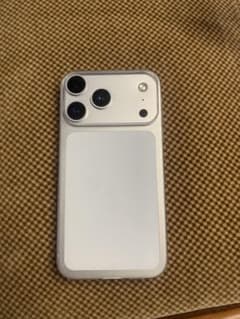 iPhone 17PRO [ iPhone XR 128GB改造版 ] - メルカリ
