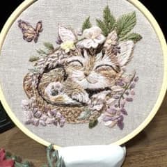 琥*ん様 刺繍フレーム❁⃘16cm　リス　置き型　壁掛け　アジアン　プレゼント 刺繍フレーム❁⃘11cm 眠りねこ 藤 置き型 壁掛け レトロ プレゼント