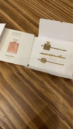 CHANEL ヘアピン シール付きのサムネイル