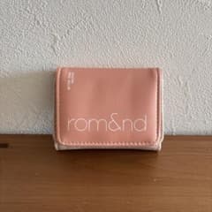 rom&nd コーラル　二つ折りコインケースのサムネイル