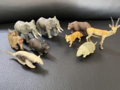 動物のフィギュア 9体のサムネイル
