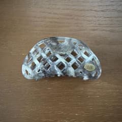 【新品・未使用】グレーマーブル ヘアクリップのサムネイル