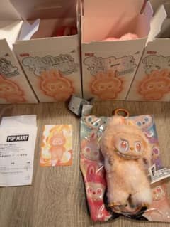 POP MART ラブブ　ハピネスのサムネイル