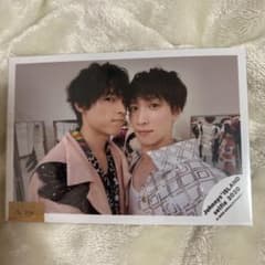 渡辺翔太 松村北斗公式写真のサムネイル