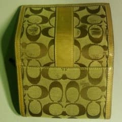 COACHの降り財布です☆のサムネイル