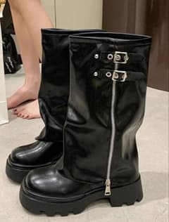 SHEIN 厚底 ロングブーツ ベルト付き ブラックのサムネイル