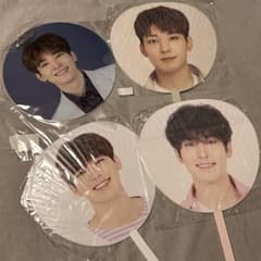 ウォヌ SEVENTEEN WONWOO うちわのサムネイル