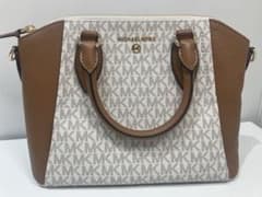 美品⭐️】MICHAEL KORS シエナミディアムメッセンジャーバッグ - メルカリ