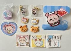 ちいかわ ちいかわレストラン モモンガ 古本屋 まとめ売り アクリルチャーム 等のサムネイル