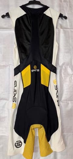 SKINS スキンズ サイクル トライスーツ ノースリーブ　Sサイズ SKINS スキンズ サイクル トライスーツ ノースリーブ Sサイズ - メルカリ