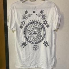 jouetie六芒星と安全ピン装飾のTシャツのサムネイル