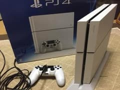 PS4 本体  ホワイト コントローラー付き 最安価のサムネイル