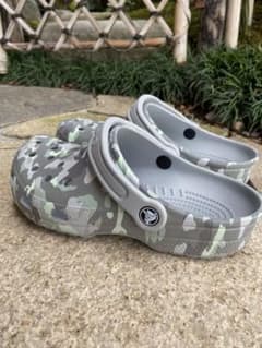 crocs クロックス★23cm★カモフラ柄★大人気カラーグレー★オシャレ超美品のサムネイル