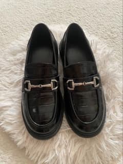 GU ボリュームソールビットローファー Mサイズのサムネイル