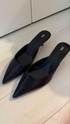 ZARA ポインテッドトゥ ミュール ブラックのサムネイル