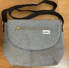ショルダーバッグのサムネイル