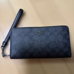 COACH 長財布 ブラック ストラップ付きのサムネイル