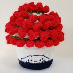 花束ブランケット ひざ掛け 手編み 白 赤 薔薇つぼみ 花84個 約80cm