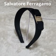 美品✨フェラガモ ヴァラ カチューシャ ブラック ゴールド金具 保存袋 美品✨フェラガモ ヴァラ カチューシャ ブラック ゴールド金具 保存袋