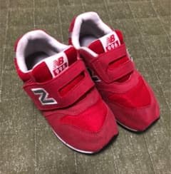 ニューバランス　キッズスニーカーのサムネイル