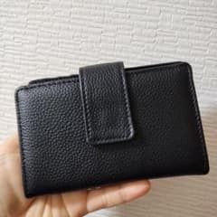 レザーブラック　二つ折り財布　美品のサムネイル