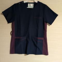 バックラチネ軽量快適　脇ストレッチ配色スクラブ(男女兼用)ネイビー✕バーガンディのサムネイル