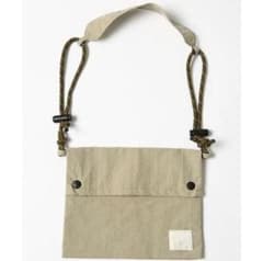 Lee サコッシュ　ショルダーバッグ　ベージュのサムネイル