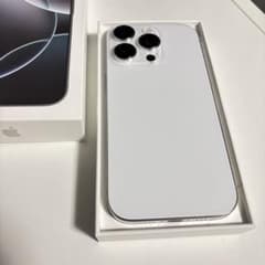 【美品】iPhone16Pro ホワイトチタニウム 256GBのサムネイル