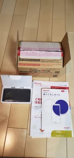 docomo　AQUOS sence2 SH-01L　新品未使用のサムネイル